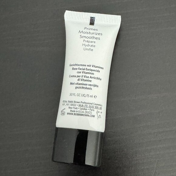 Bobbi Brown Vitamin Enriched Face Base - Picture 6 of 16